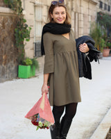 Robe réversible éco-responsable, robe kaki upcyclée, robe kaki évasée réversible, robe hiver tendance, robe kaki, robe kaki made in France, Robe kaki en laine, Robe éthique, Vêtement réversible, robe tendance éco-responsable, robe tendance réversible, vêtement femme made in France, Vêtement éthique, Robe made in France, Vêtement écologique.